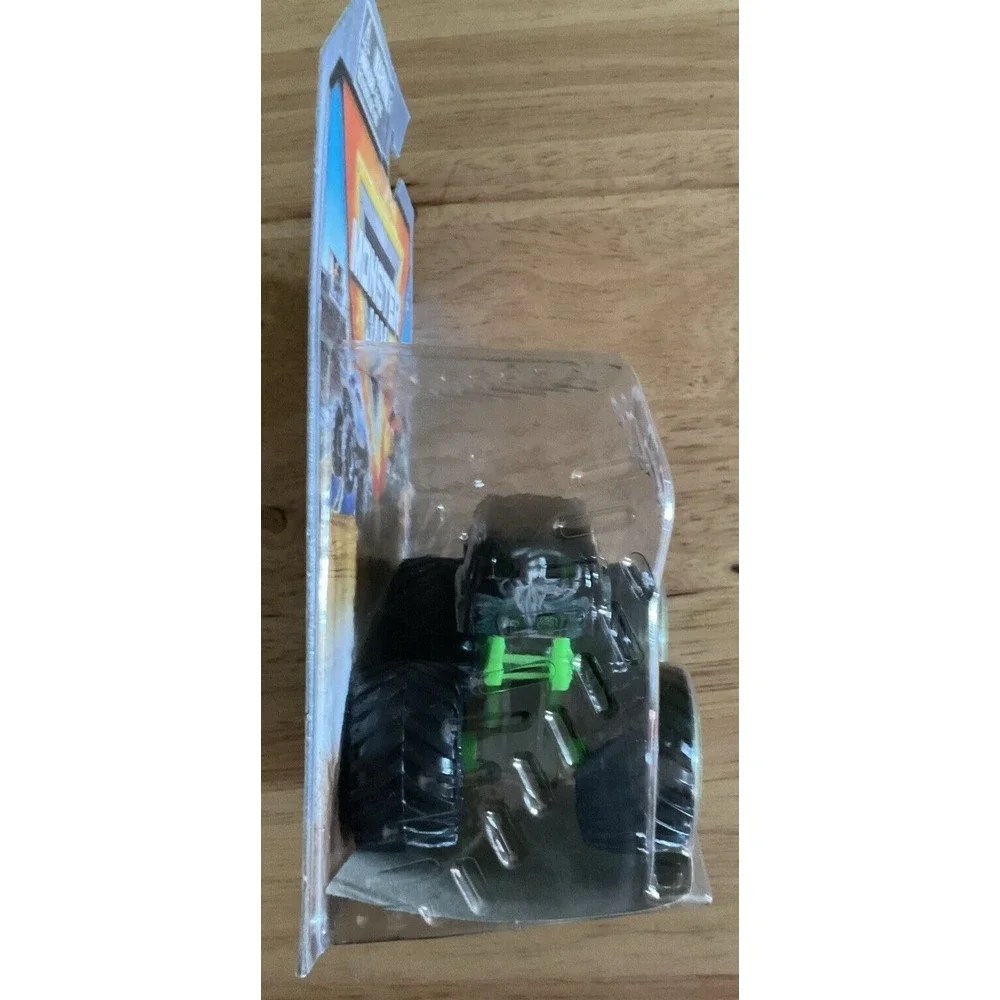 2024 Spin Master Monster Jam Monster Truck Grave Digger, Series 37, NIB‎